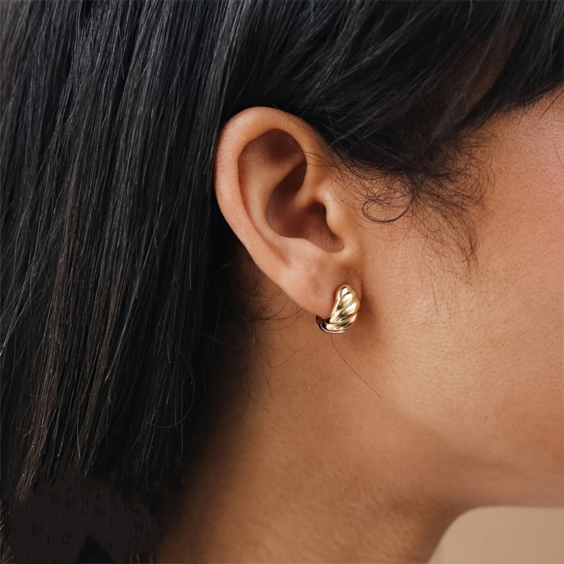 Women's Unique Minimalist Niche Design Stainless Steel Curved Ear Pin